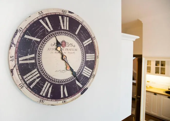 شقة Lovely In Center With Private Parking