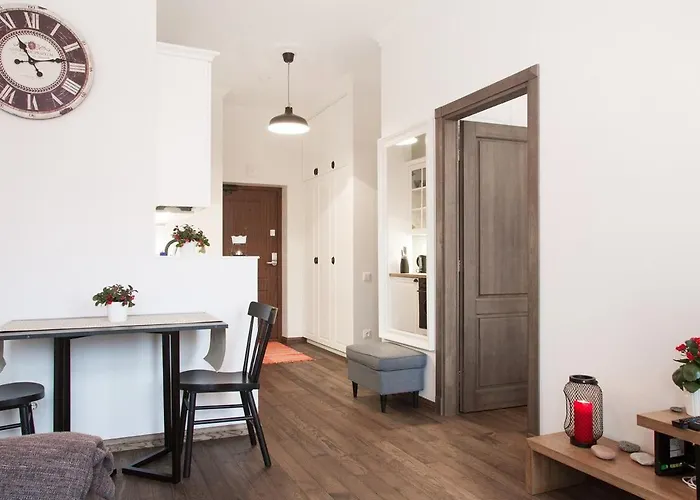 Lovely In Center With Private Parking