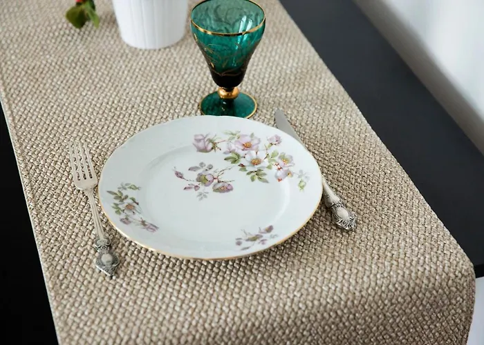 Lovely In Center With Private Parking *