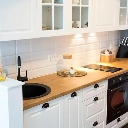 Apartment Lovely In Center With Private Parking