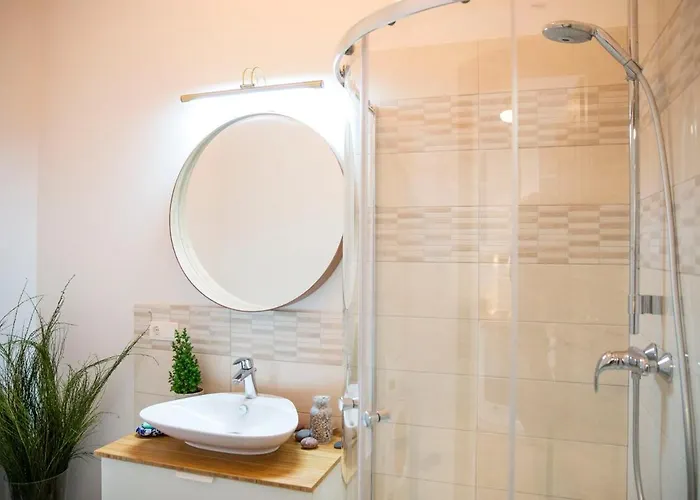 Lovely In Center With Private Parking Apartment